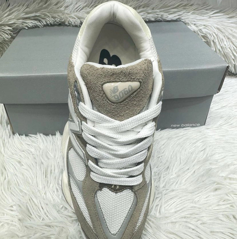 New Balance 9060 Camursa